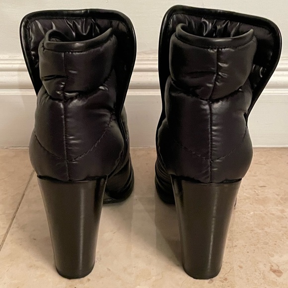 RARE CHANEL Cap Toe Puffer Winter Snow Ski Booties Boots - Picture 8 of 11